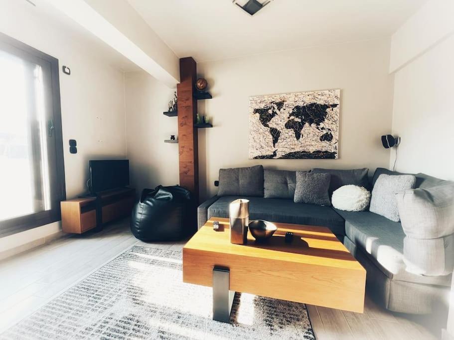 The Beehive Appartement Mytilíni Buitenkant foto